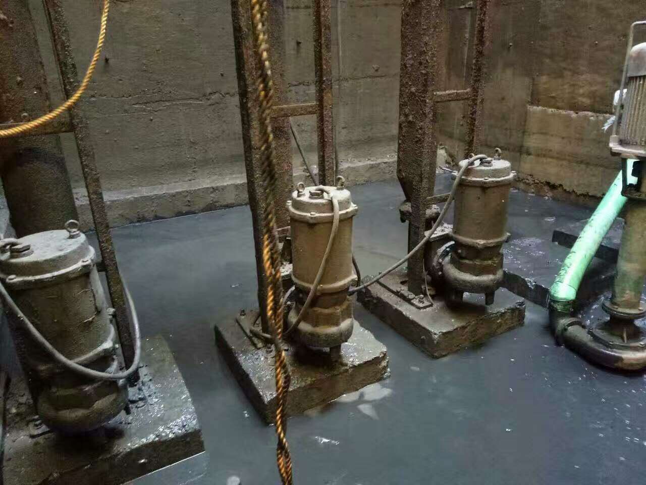 仙居污水池清理